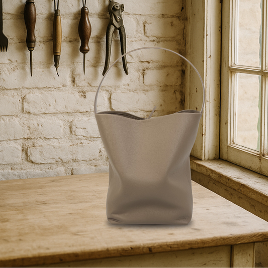 BIKUUL | Eimertasche aus Leder im Faulenzerstil