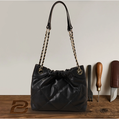 BIKUUL | Schlanke Shoppertasche aus Leder mit Ketten