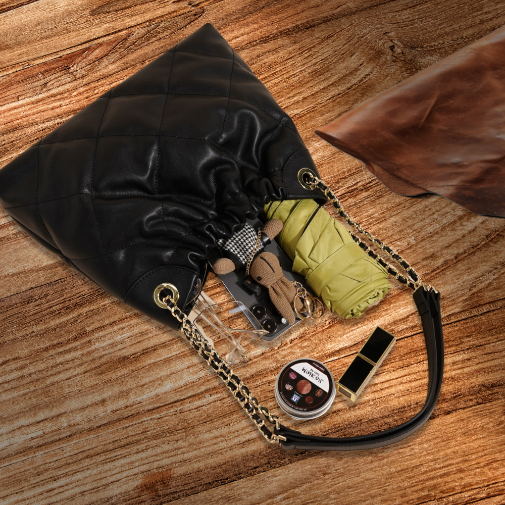 BIKUUL | Schlanke Shoppertasche aus Leder mit Ketten
